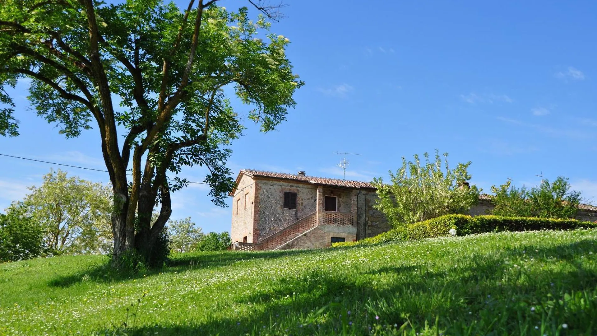 Agriturismo Le Ville Lano Italy
